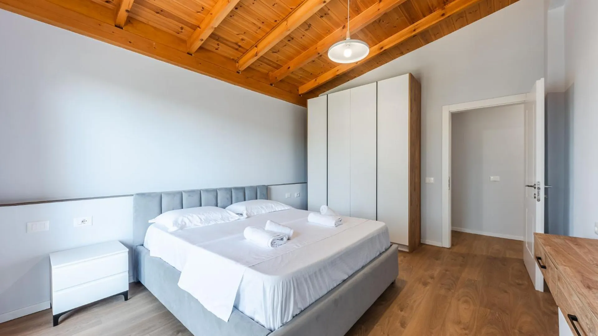 Beni'S Villa Apartments By Ps Golem