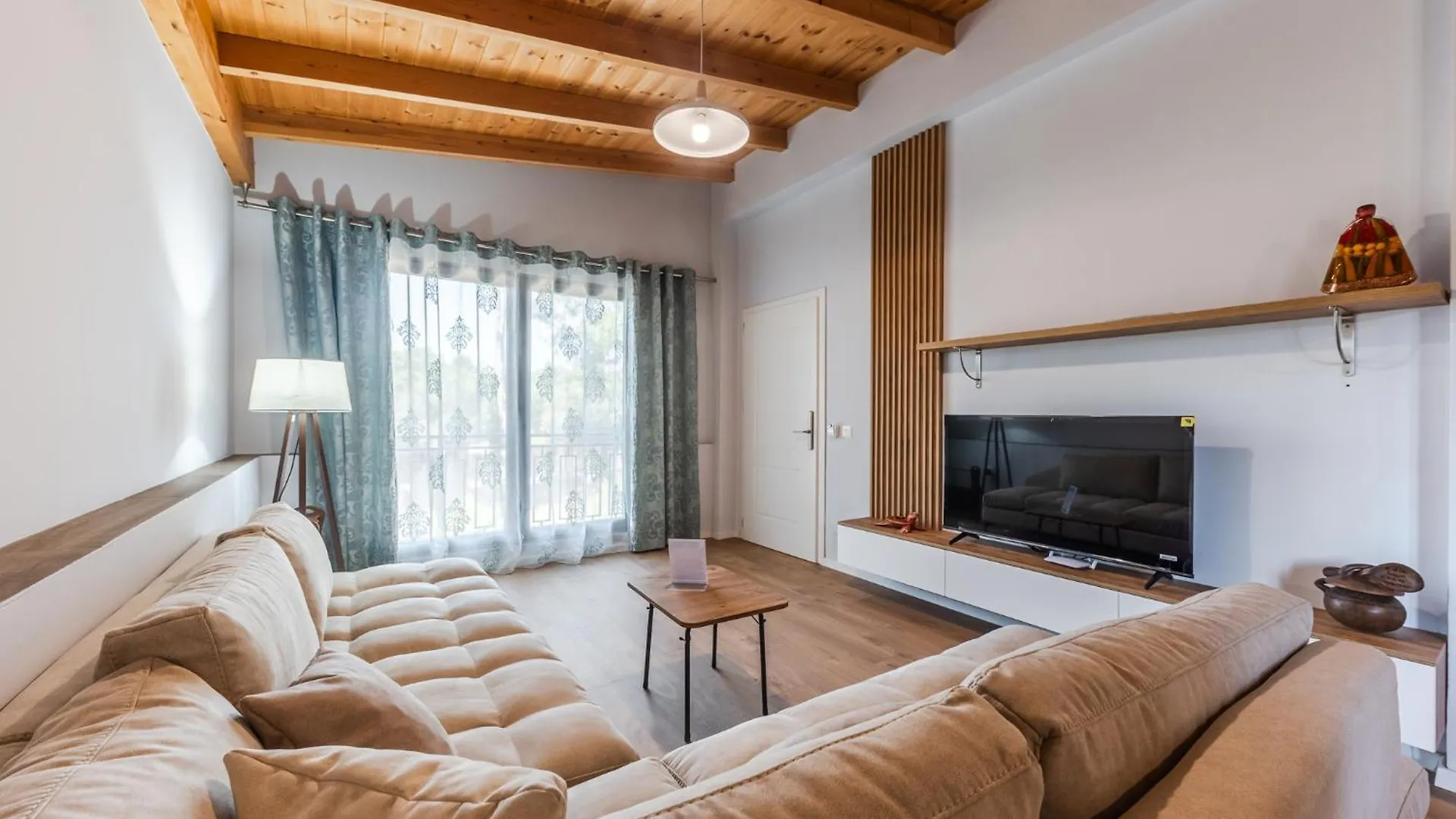 Beni'S Villa Apartments By Ps Golem