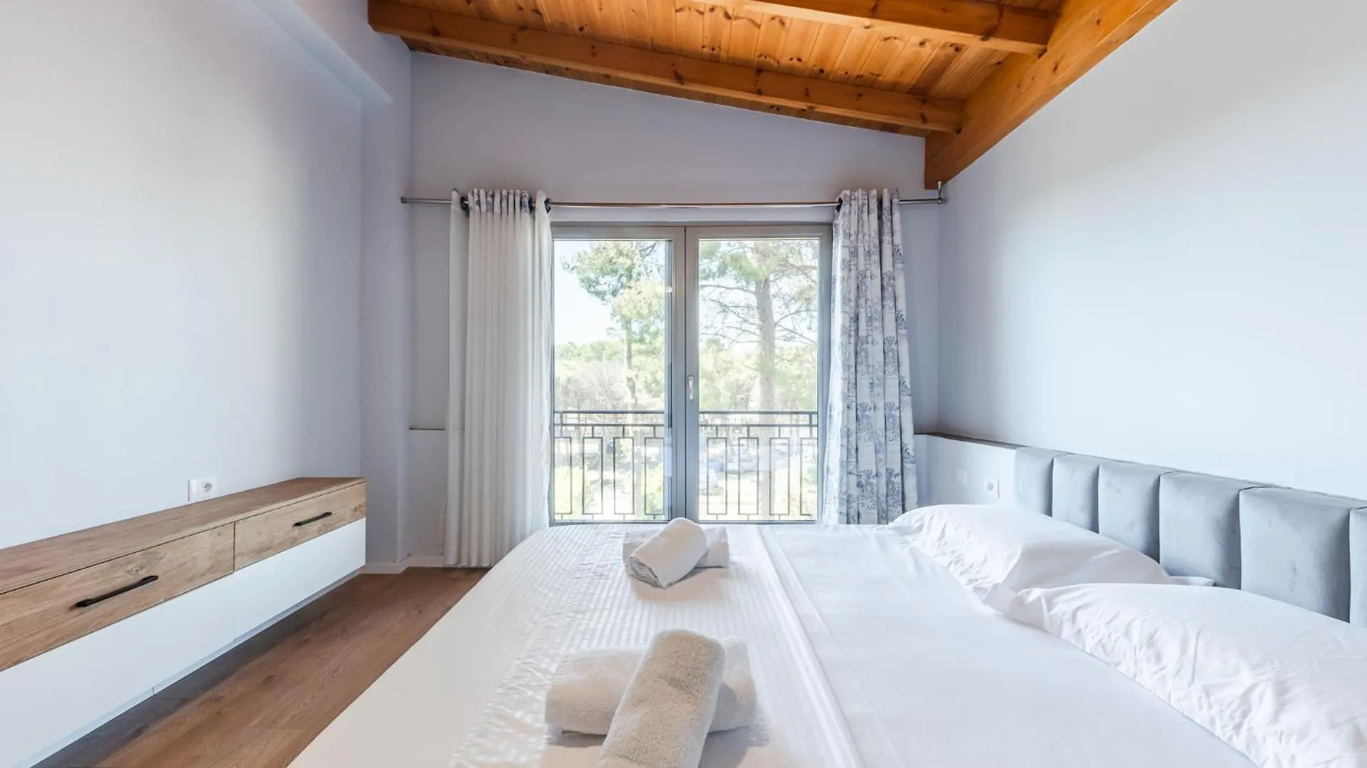 Beni'S Villa Apartments By Ps Golem